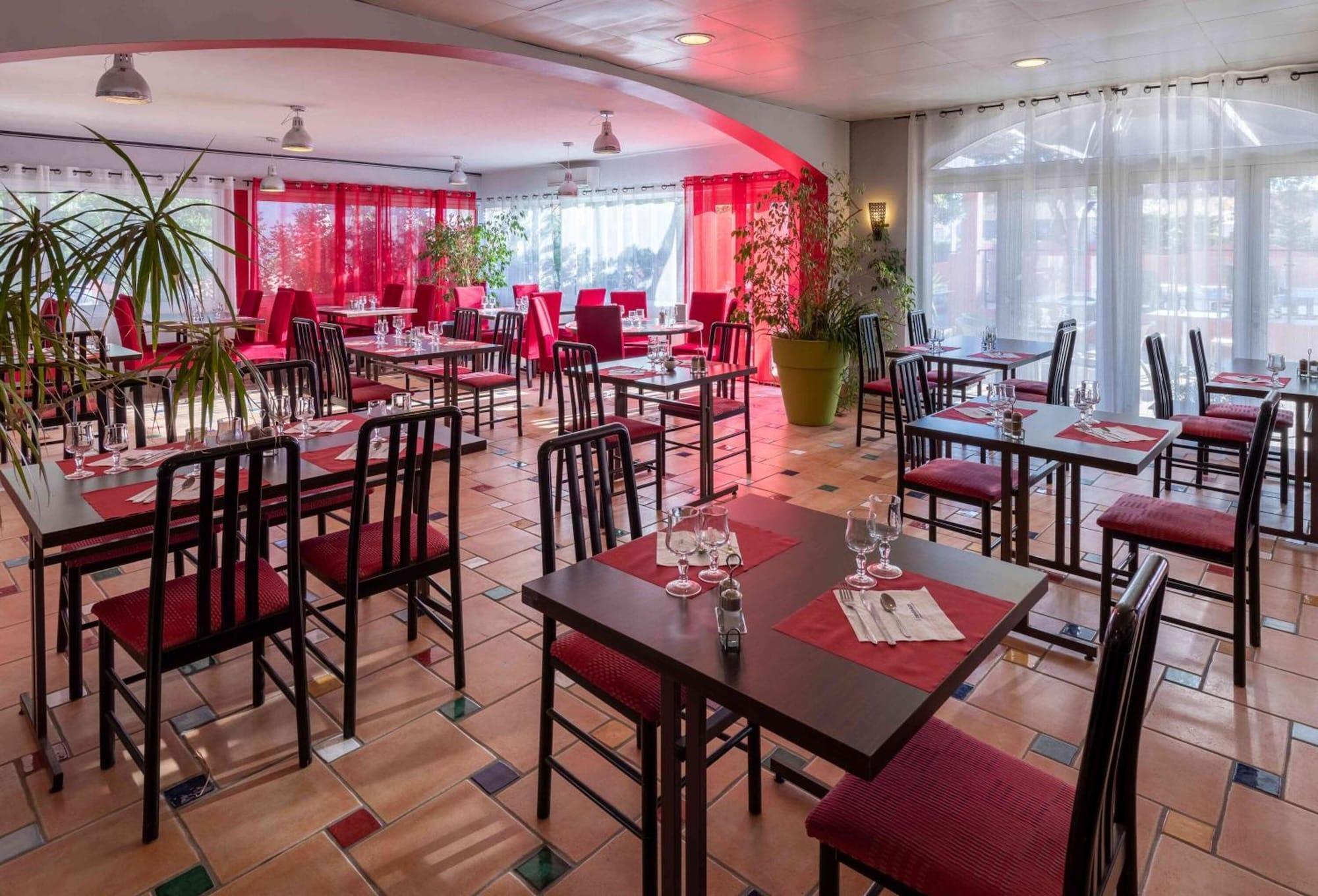 The Originals City, Relax'Otel & Spa, Le Barcares Exterior photo